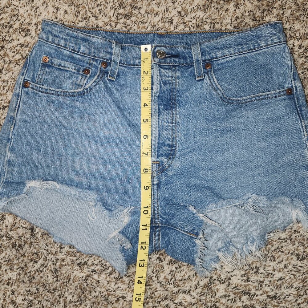 Levi’s 501 Medium Wash Mid-Rise Distressed Cut-Off Denim Shorts  W29 (#2) - Picture 3 of 11